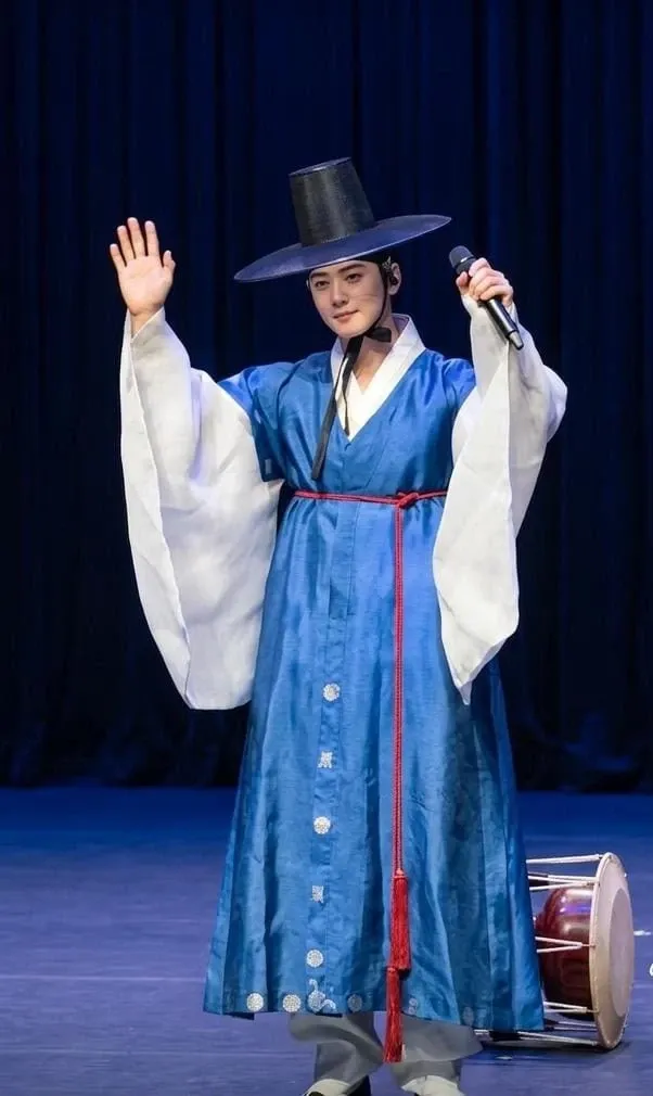 Latest photo of Cha Eunwoo