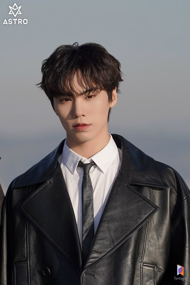 Behind-the-scenes cut of Cha Eunwoo