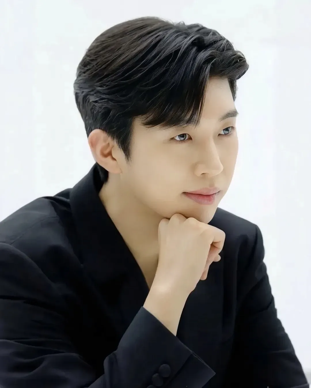 Recent activity shot of Lim Youngwoong