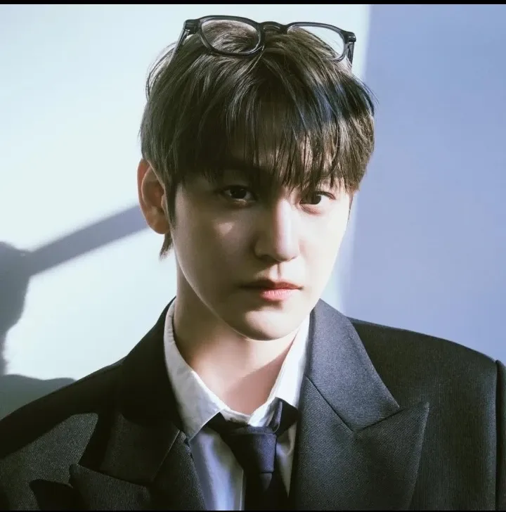 Behind-the-scenes cut of Kim Bum