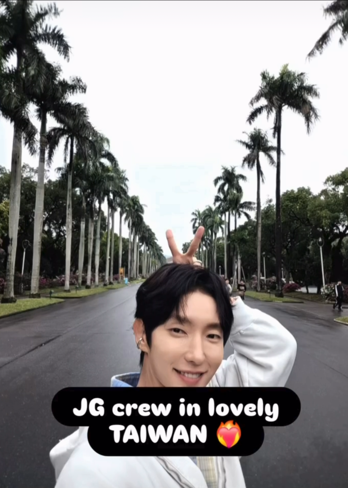 A moment captured by a fan of Lee Joongi