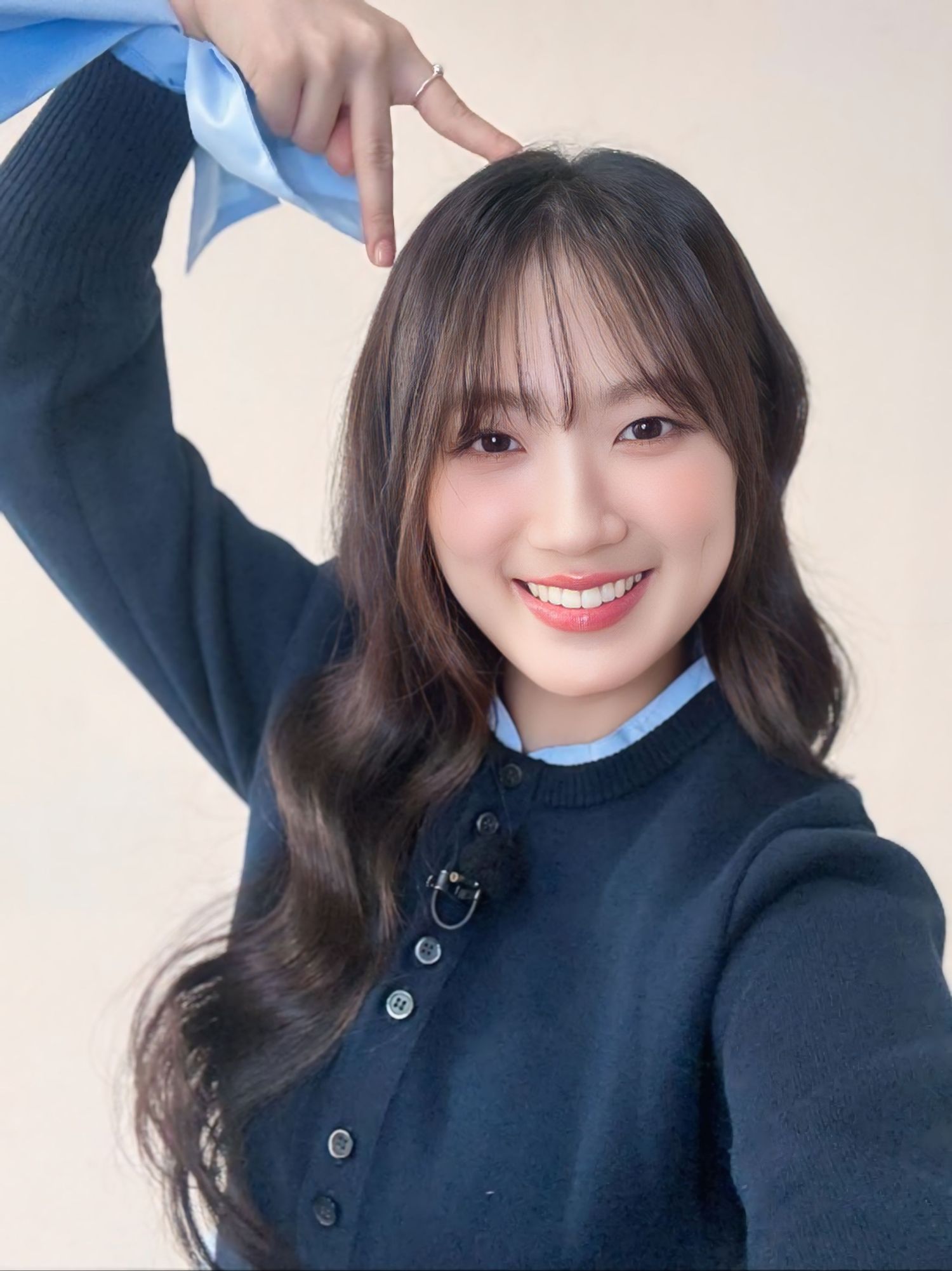 Behind-the-scenes cut of Kim Hyeyoon