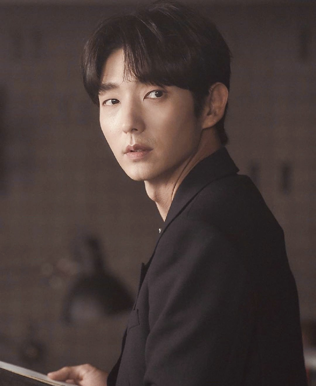 Behind-the-scenes cut of Lee Joongi