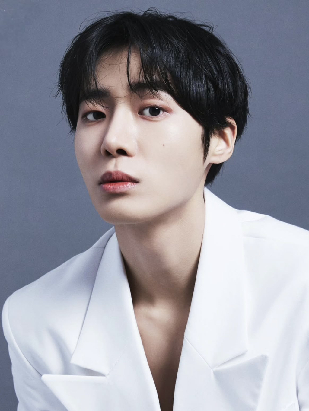 Behind-the-scenes cut of Choo Youngwoo