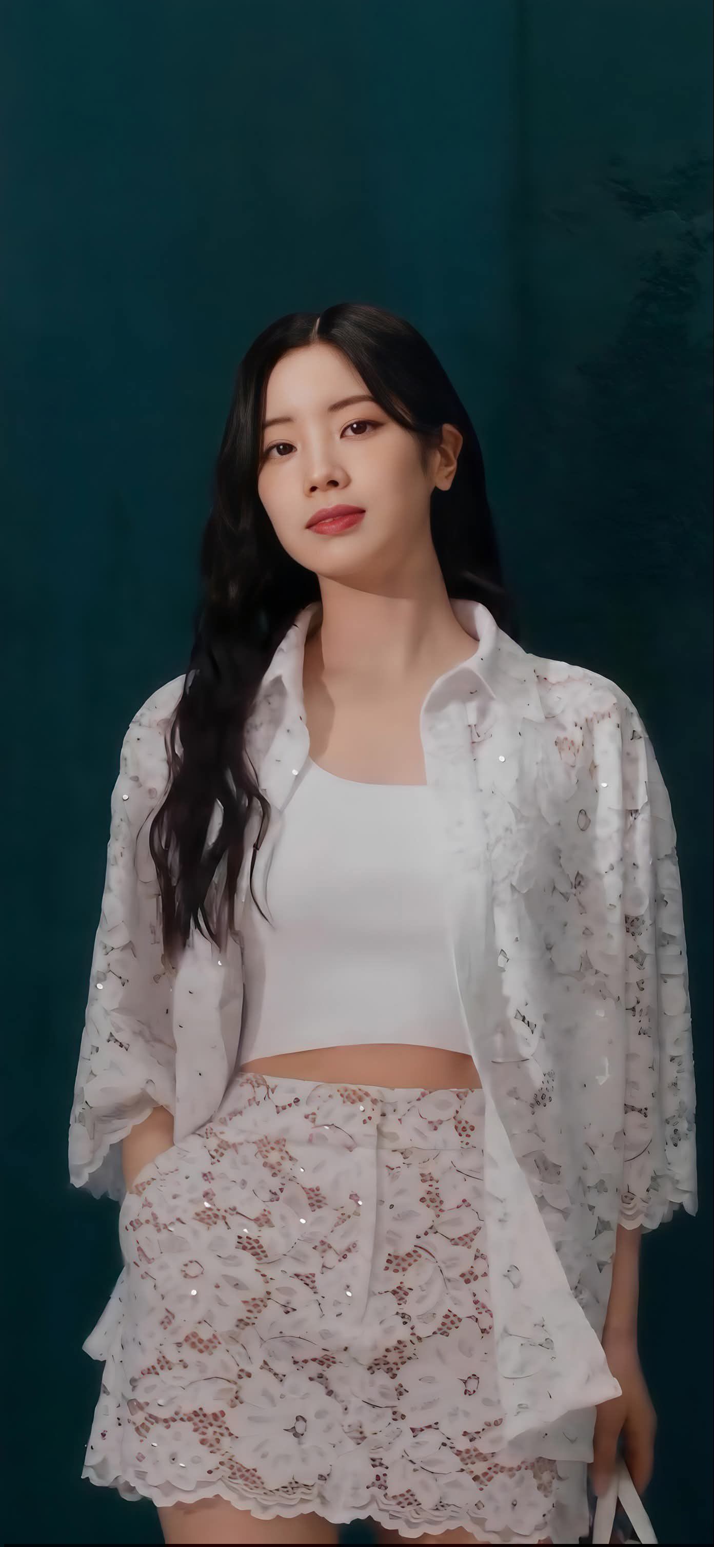 Emotional wallpaper shared by fans for Dahyun