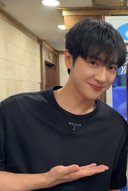 A moment captured by a fan of Lee Sangyeob