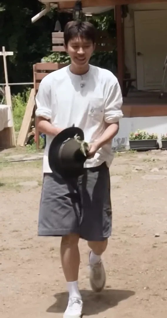 Cuplikan di balik layar dari Lim Youngwoong