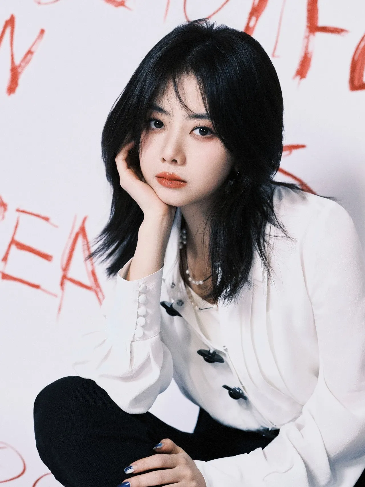 Behind-the-scenes cut of Tan Song Yun