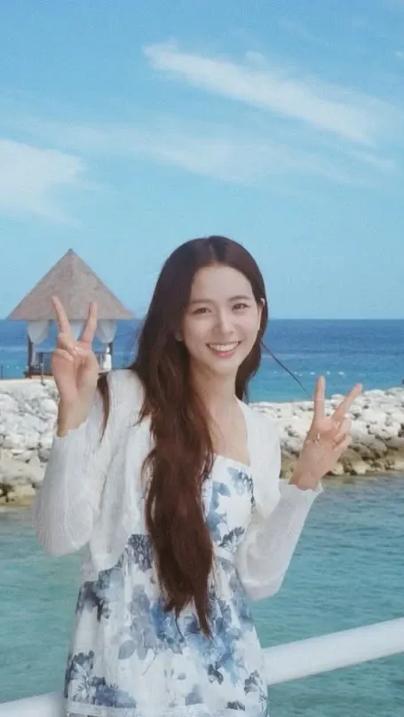 Today's popular wallpaper in Jisoo (1995) community