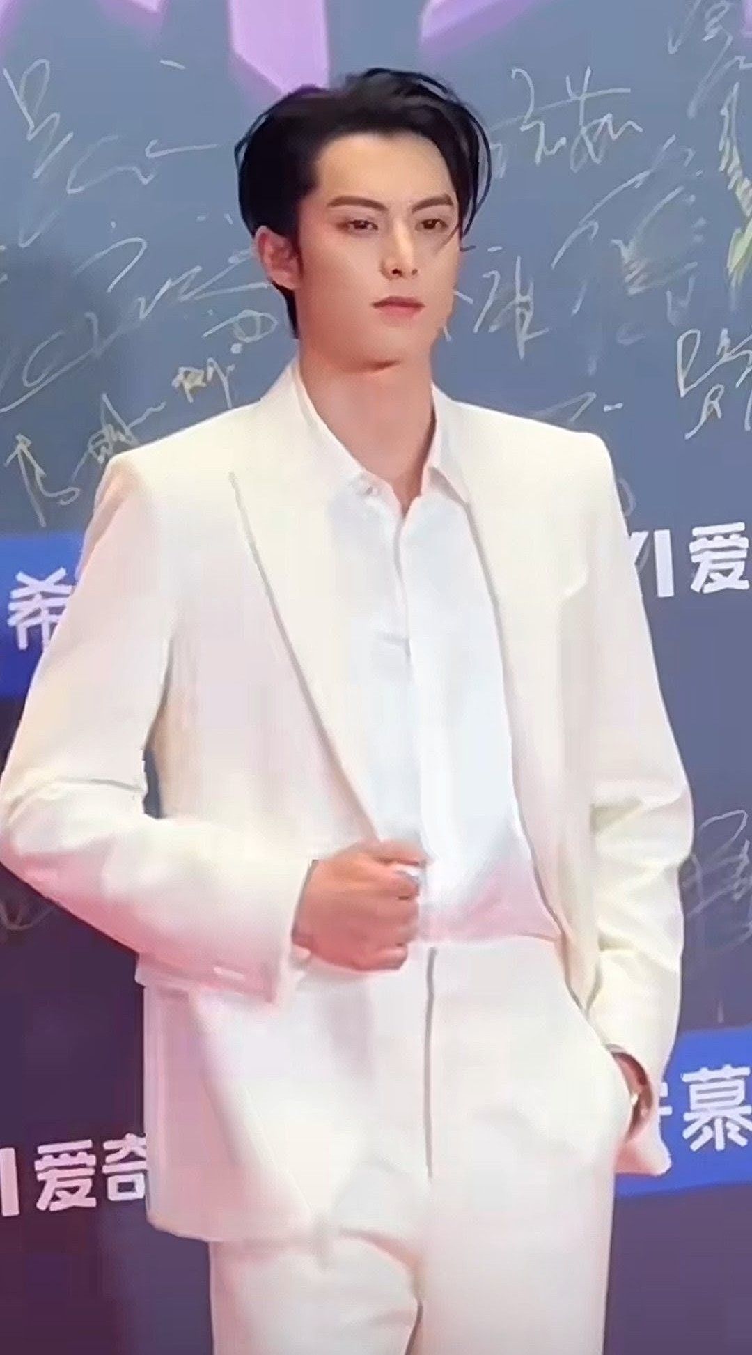 Today's popular wallpaper in Dylan Wang community