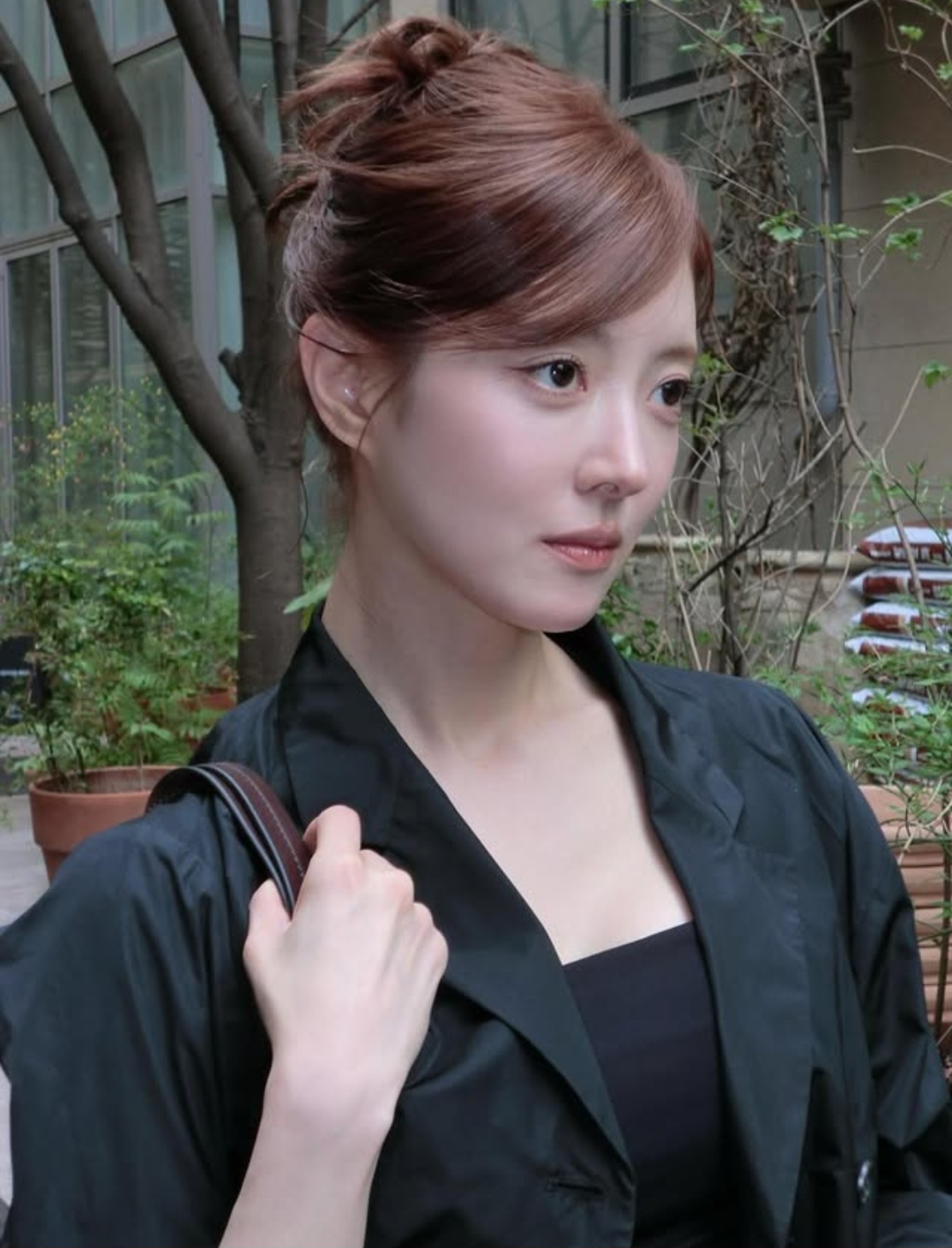Behind-the-scenes cut of Lee Seyoung