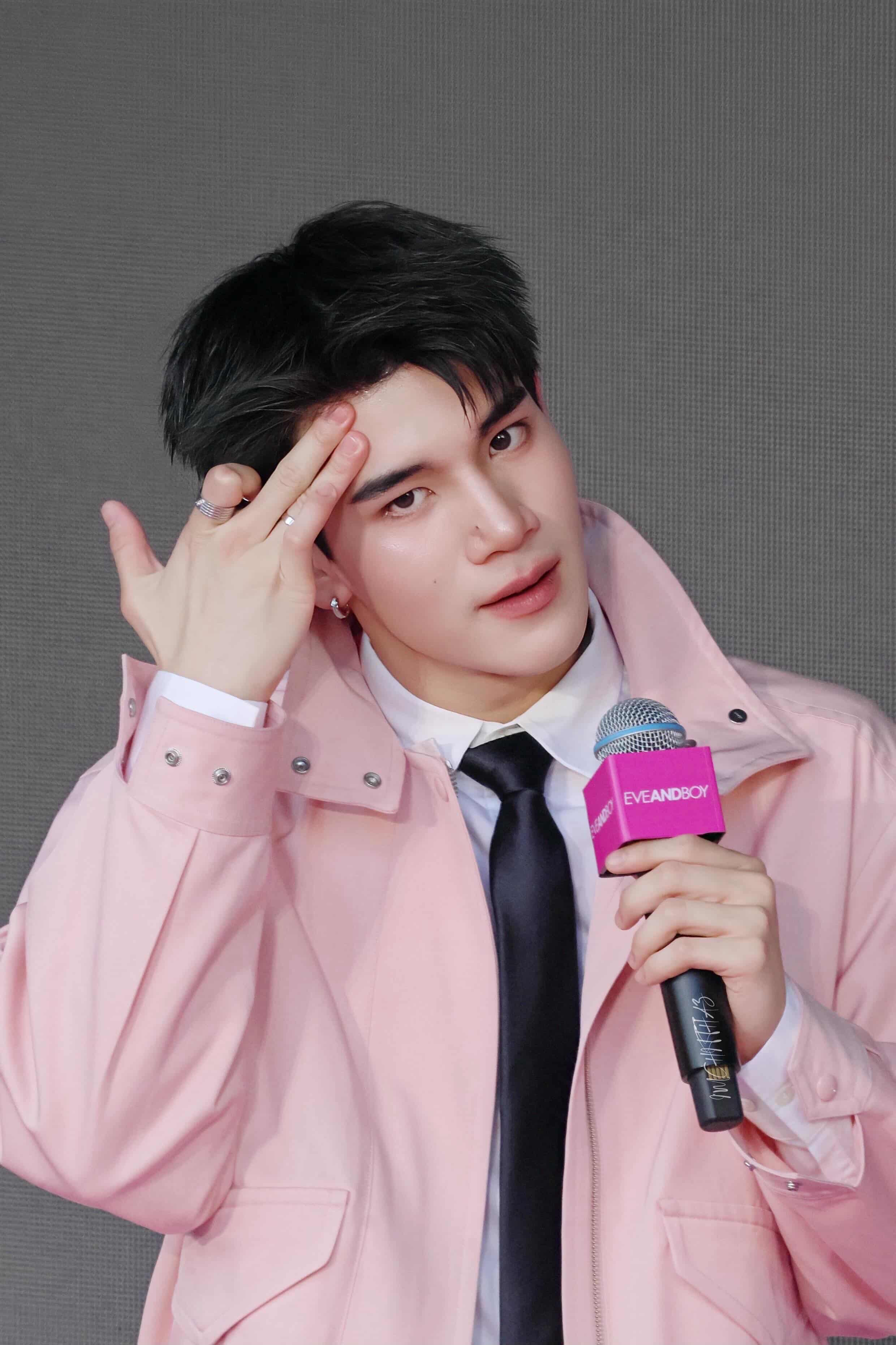 Behind-the-scenes cut of Fourth