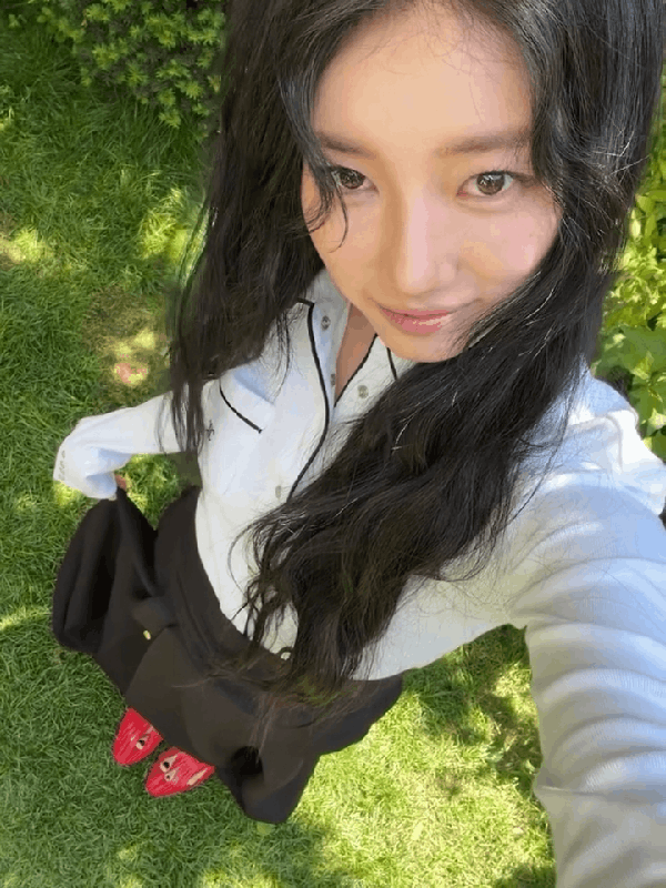 Behind-the-scenes cut of Bae Suzy