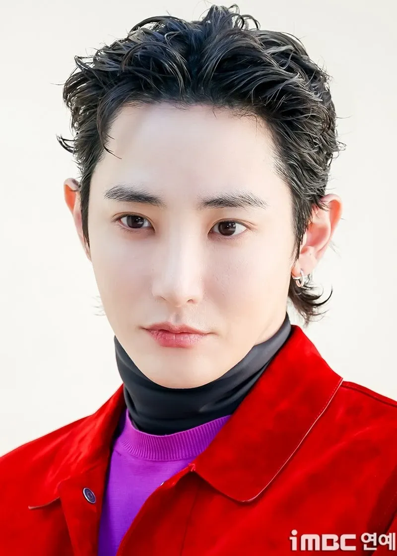 Behind-the-scenes cut of Lee Soohyuk