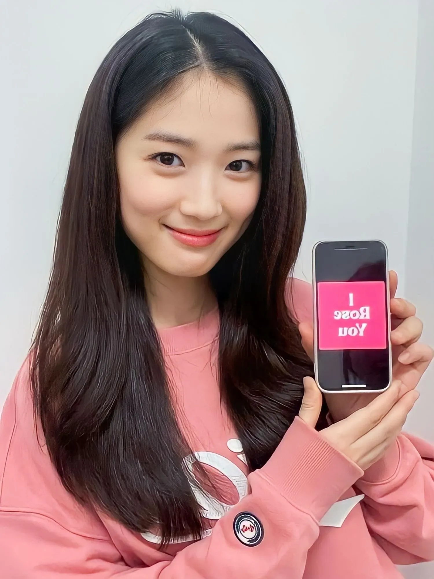 Behind-the-scenes cut of Kim Hyeyoon