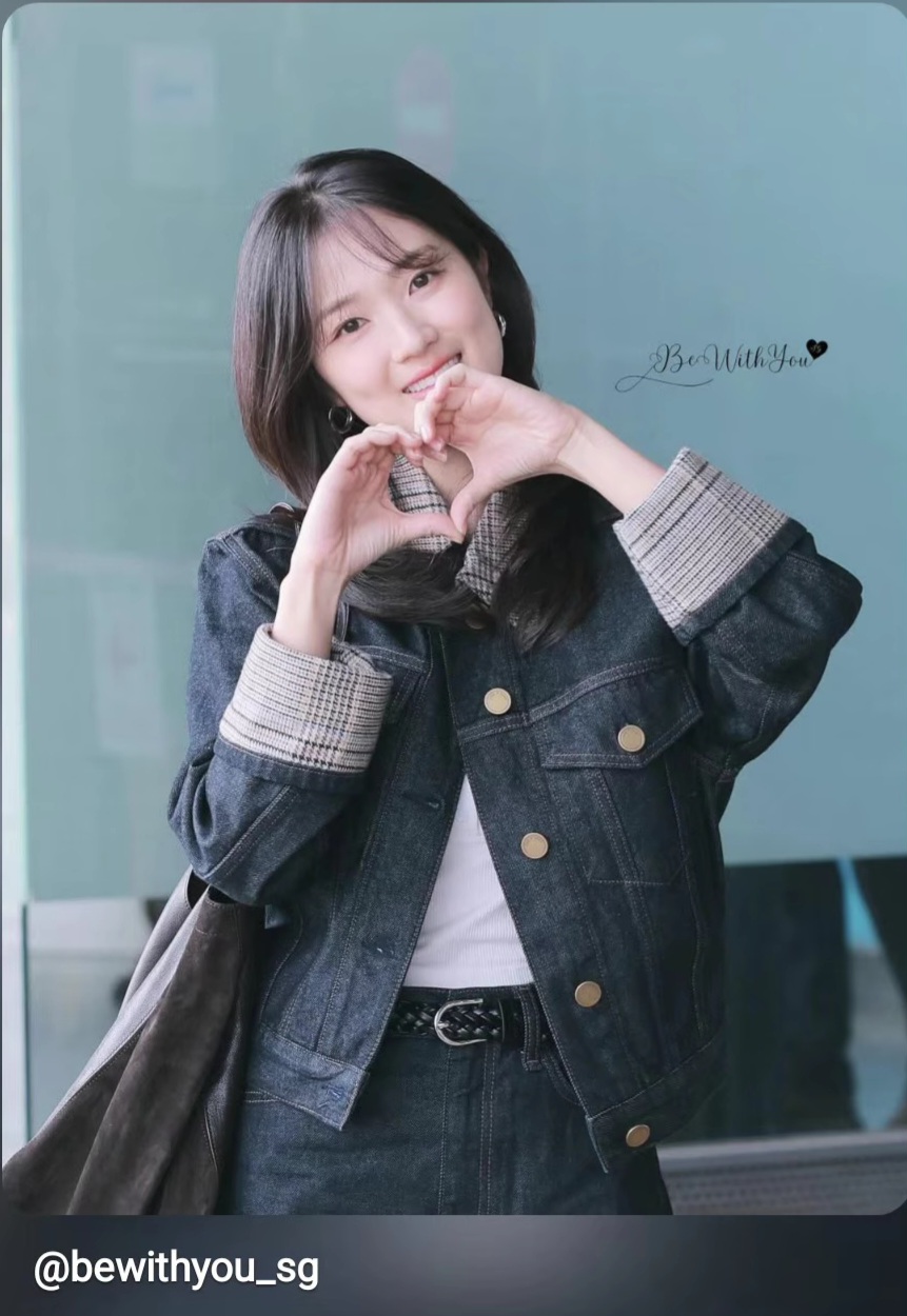 A moment captured by a fan of Kim Hyeyoon