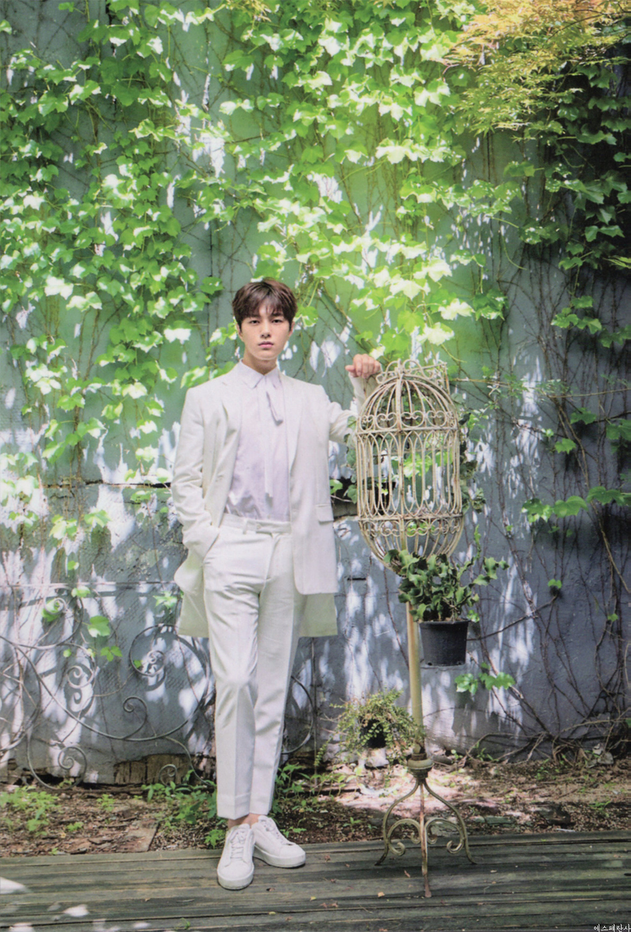 Recent activity shot of Kim Myungsoo (L)