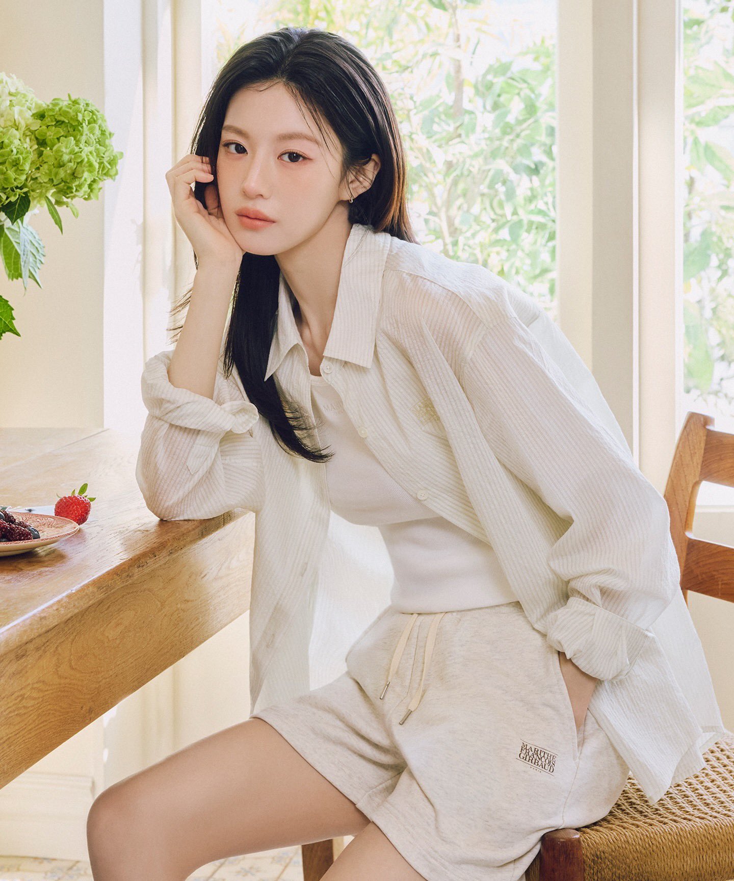 Recent activity shot of Go Younjung