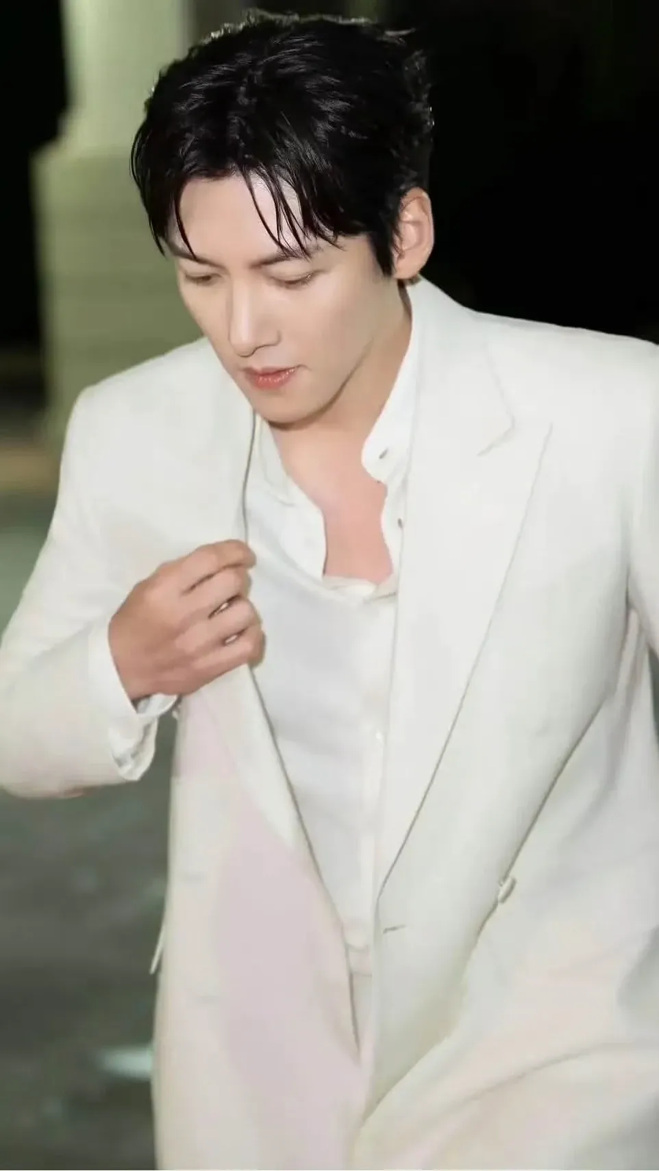 Emotional wallpaper shared by fans for Ji Changwook