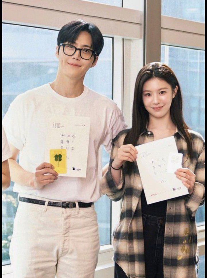 Behind-the-scenes cut of Kim Seonho