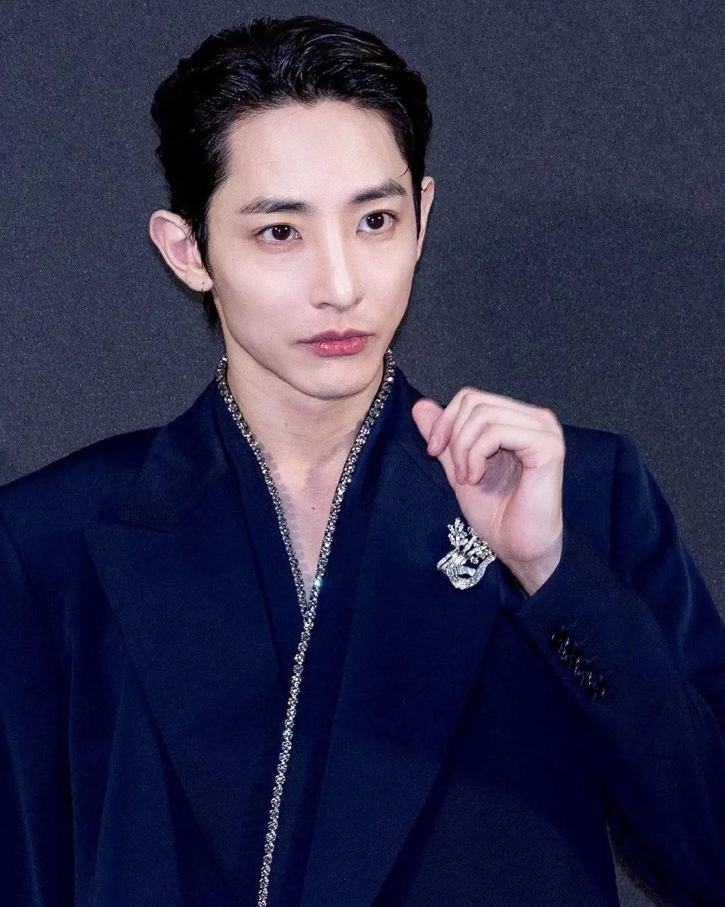 Behind-the-scenes cut of Lee Soohyuk