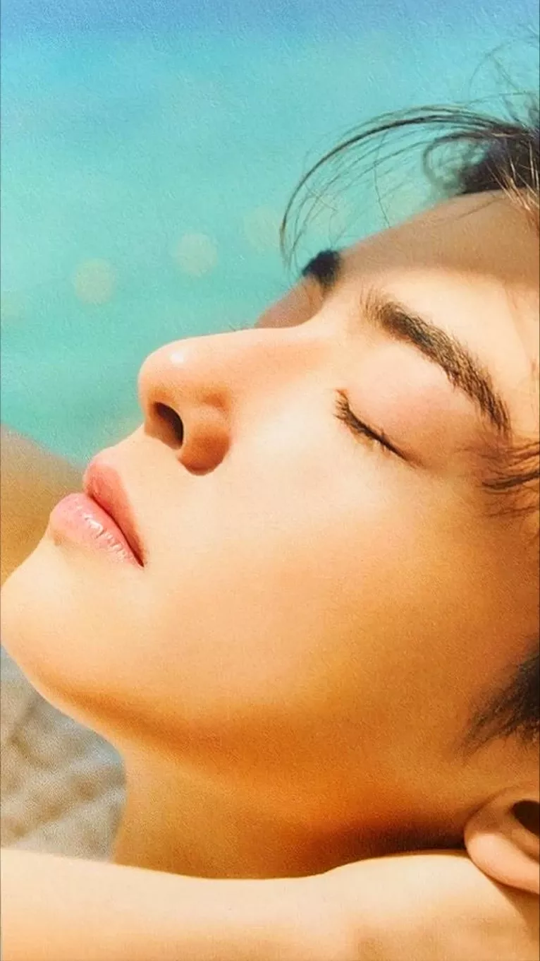 Behind-the-scenes cut of Cha Eunwoo