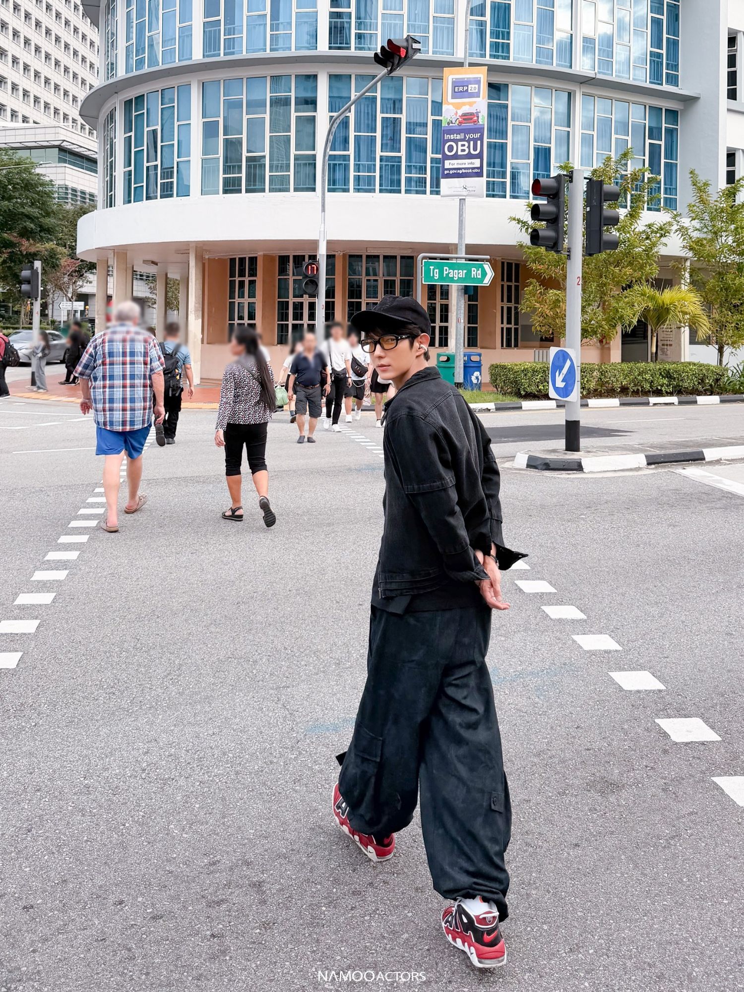 A moment captured by a fan of Lee Joongi