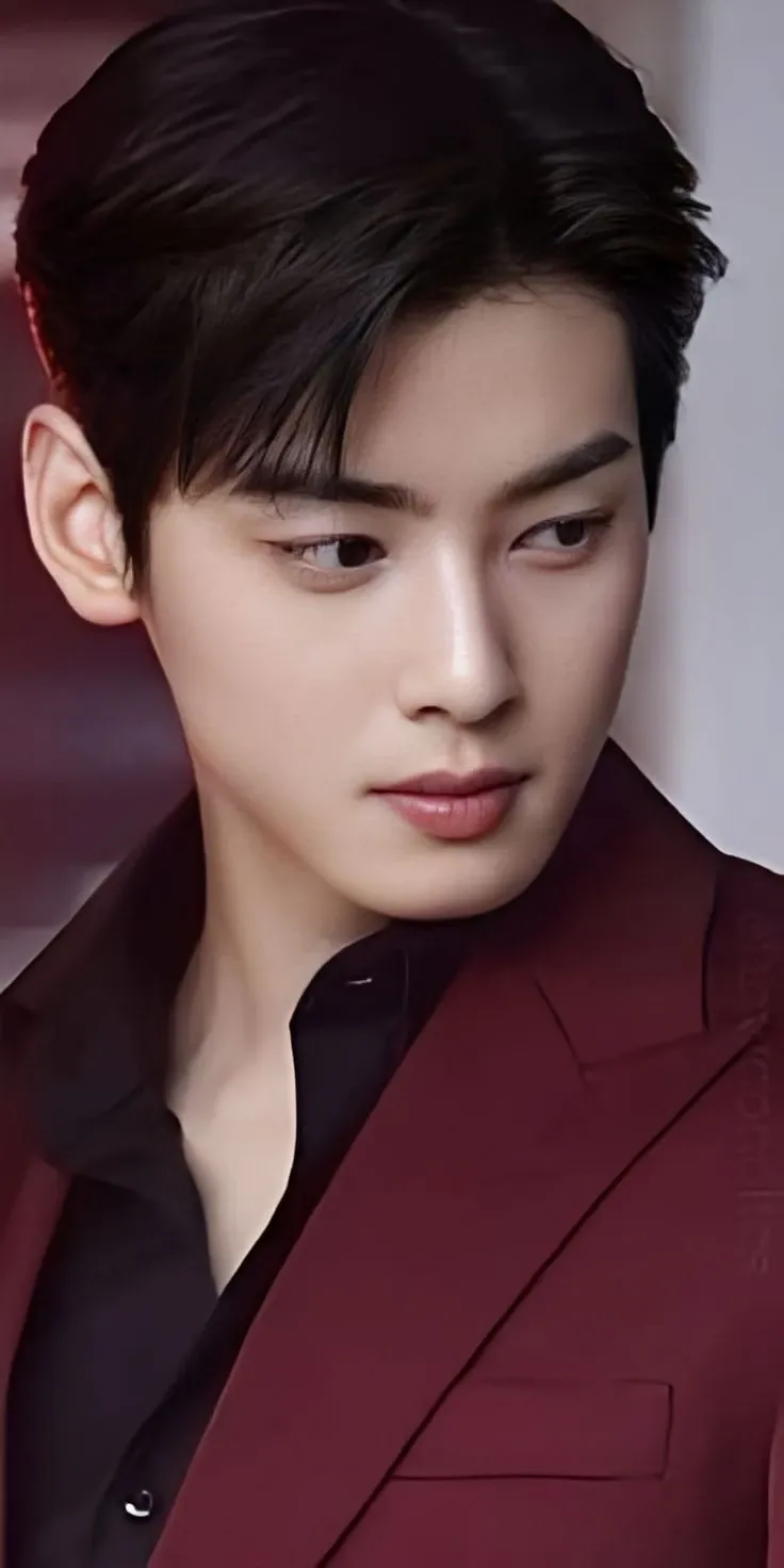 Latest photo of Cha Eunwoo