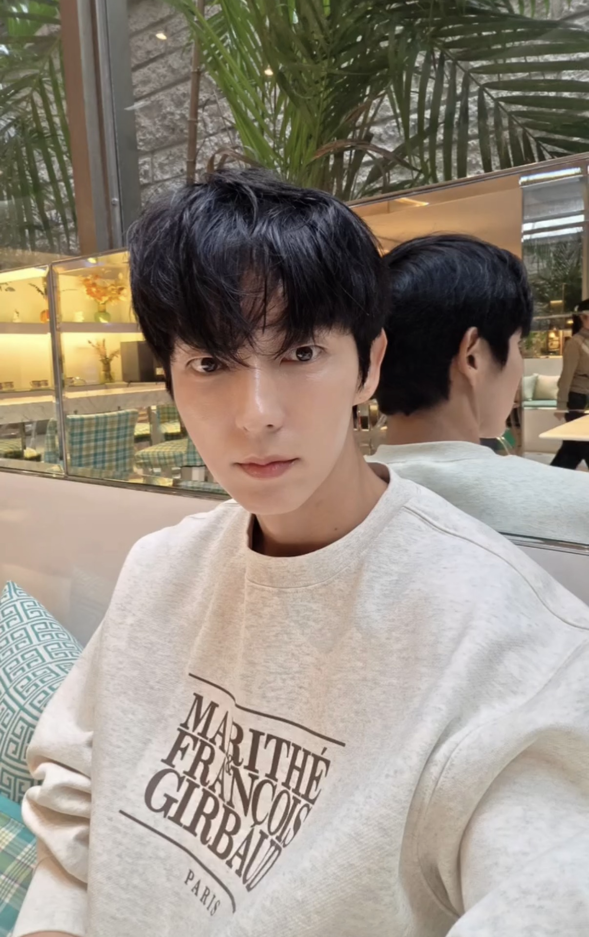 Behind-the-scenes cut of Lee Joongi