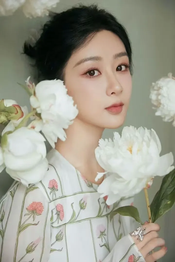 Latest photo of Yang Zi