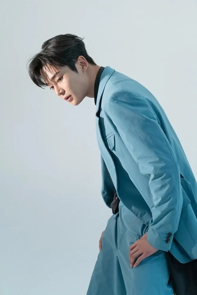 Foto kegiatan terbaru dari Rowoon