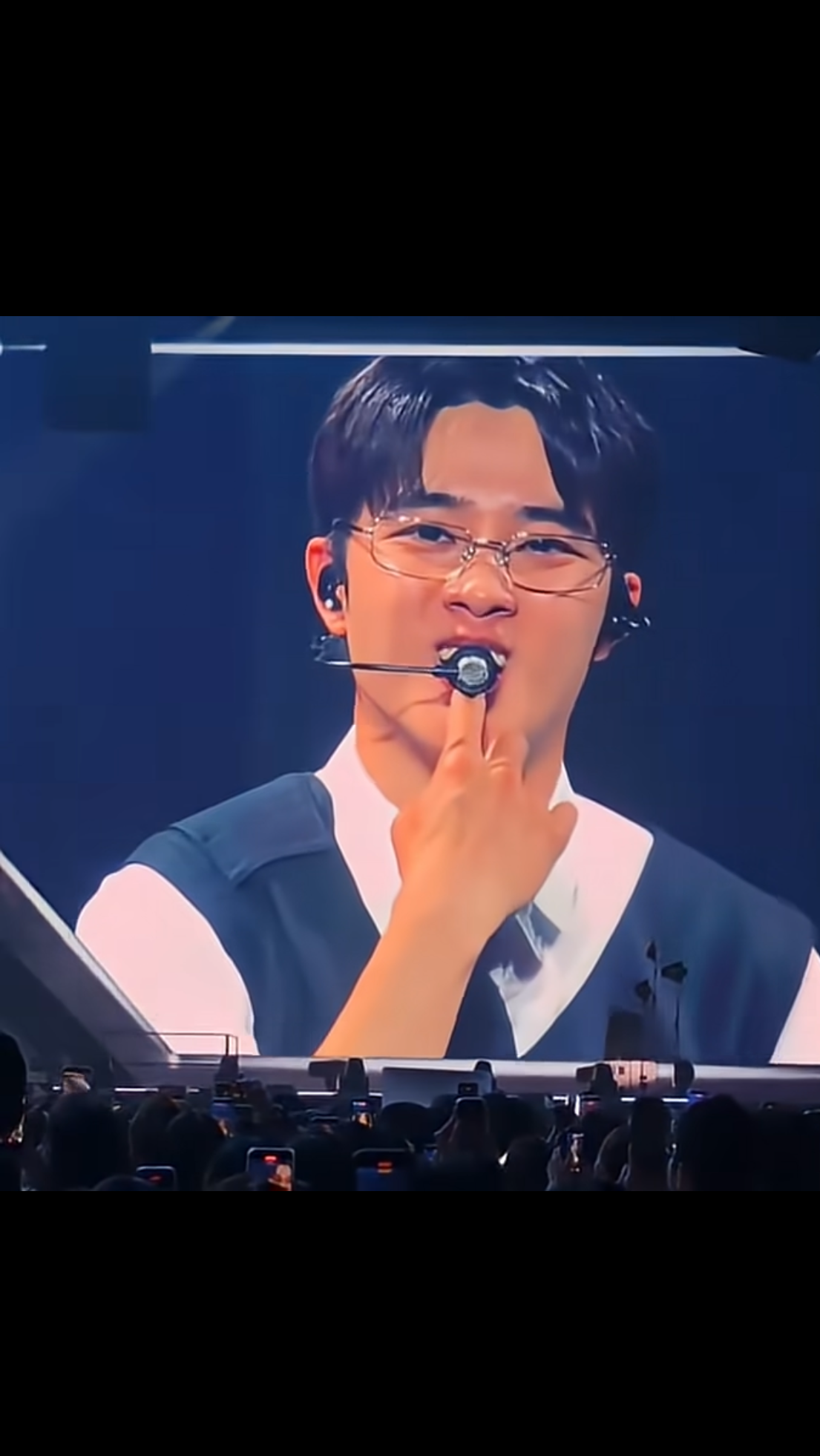 A moment captured by a fan of Doh Kyungsoo (D.O.)