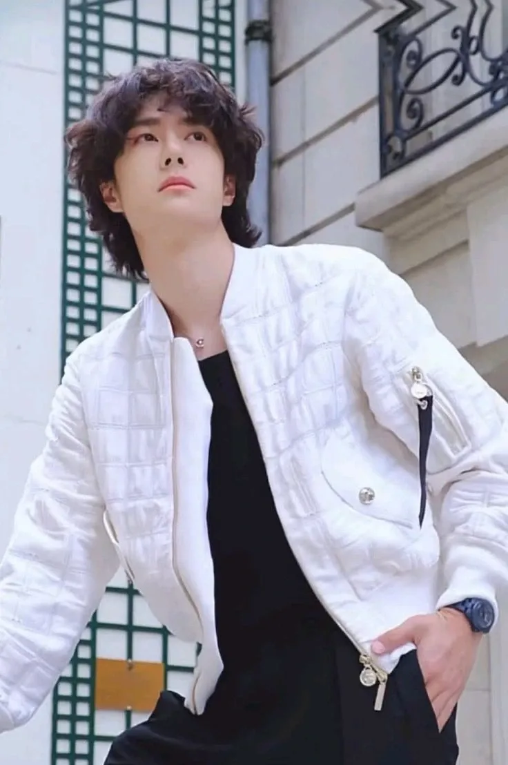 Latest photo of Wang Yibo