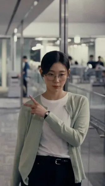 Emotional wallpaper shared by fans for Han Yeji