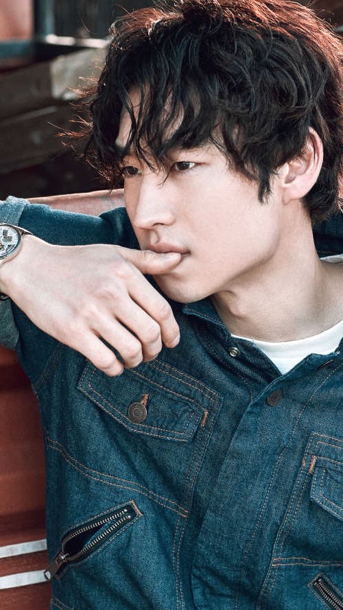 Behind-the-scenes cut of Lee Jaehoon