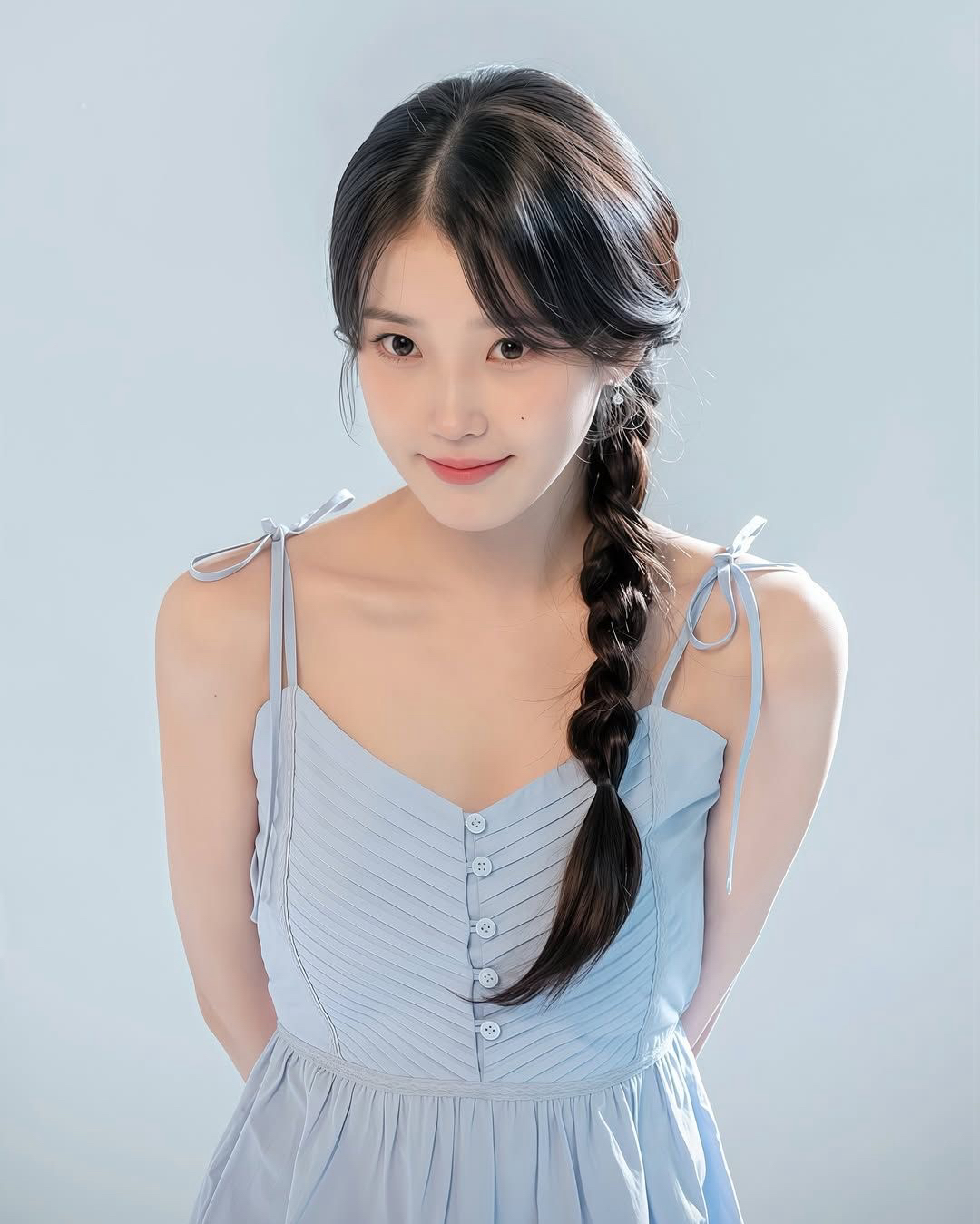 IUの最近の活動ショット