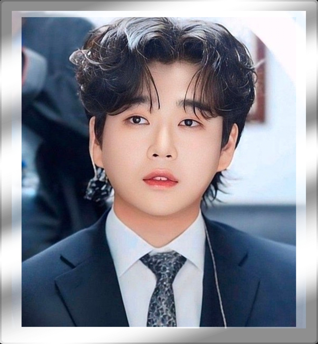 A moment captured by a fan of Hwang Youngwoong