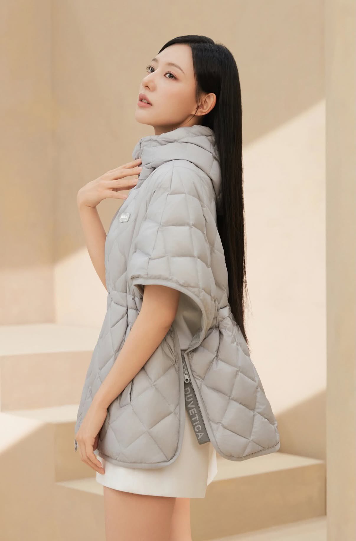 Behind-the-scenes cut of Kim Jiwon