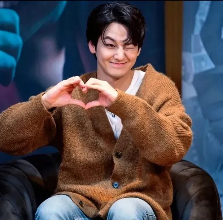 Momen yang diabadikan oleh penggemar Kim Bum