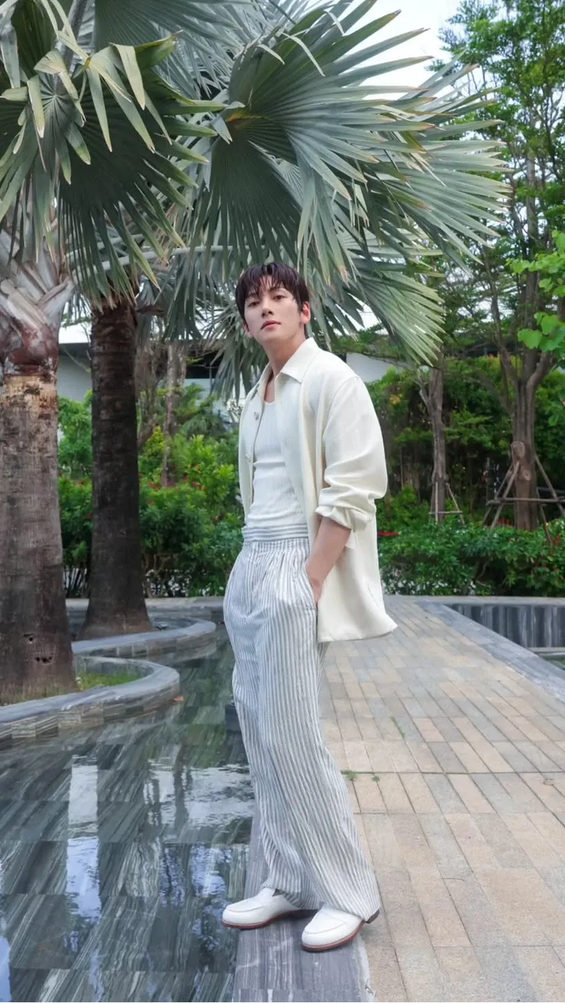 지창욱 커뮤니티에서 인기있는 오늘의 배경화면