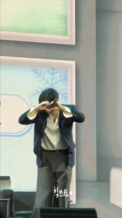 Cuplikan di balik layar dari Lee Junho