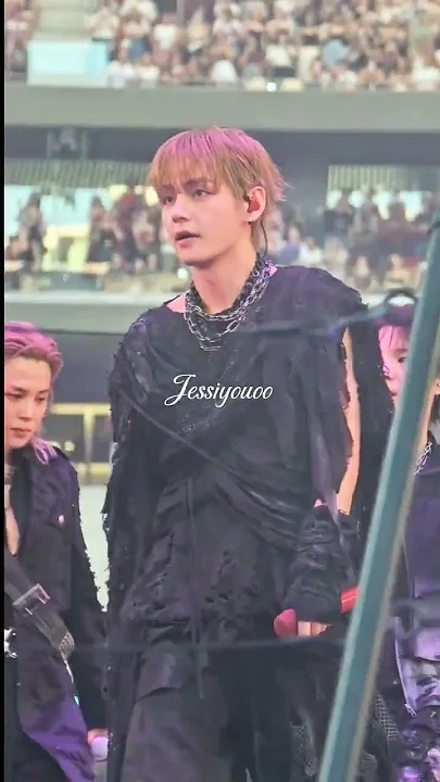Emotional wallpaper shared by fans for Kim Taehyung (V)