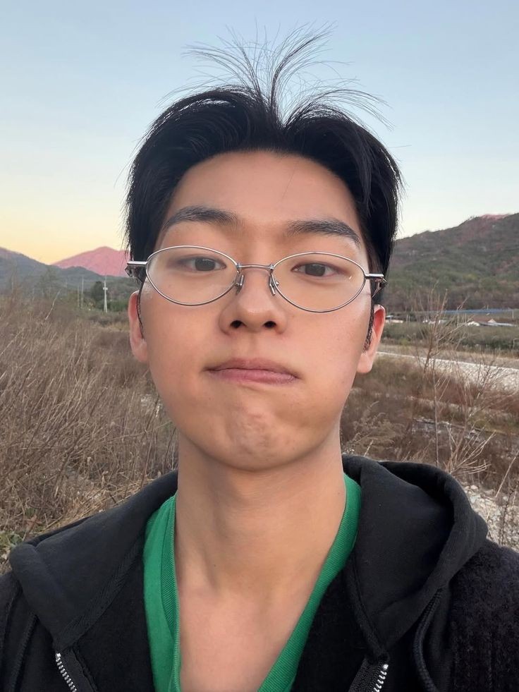 A moment captured by a fan of Choi Hyunwook