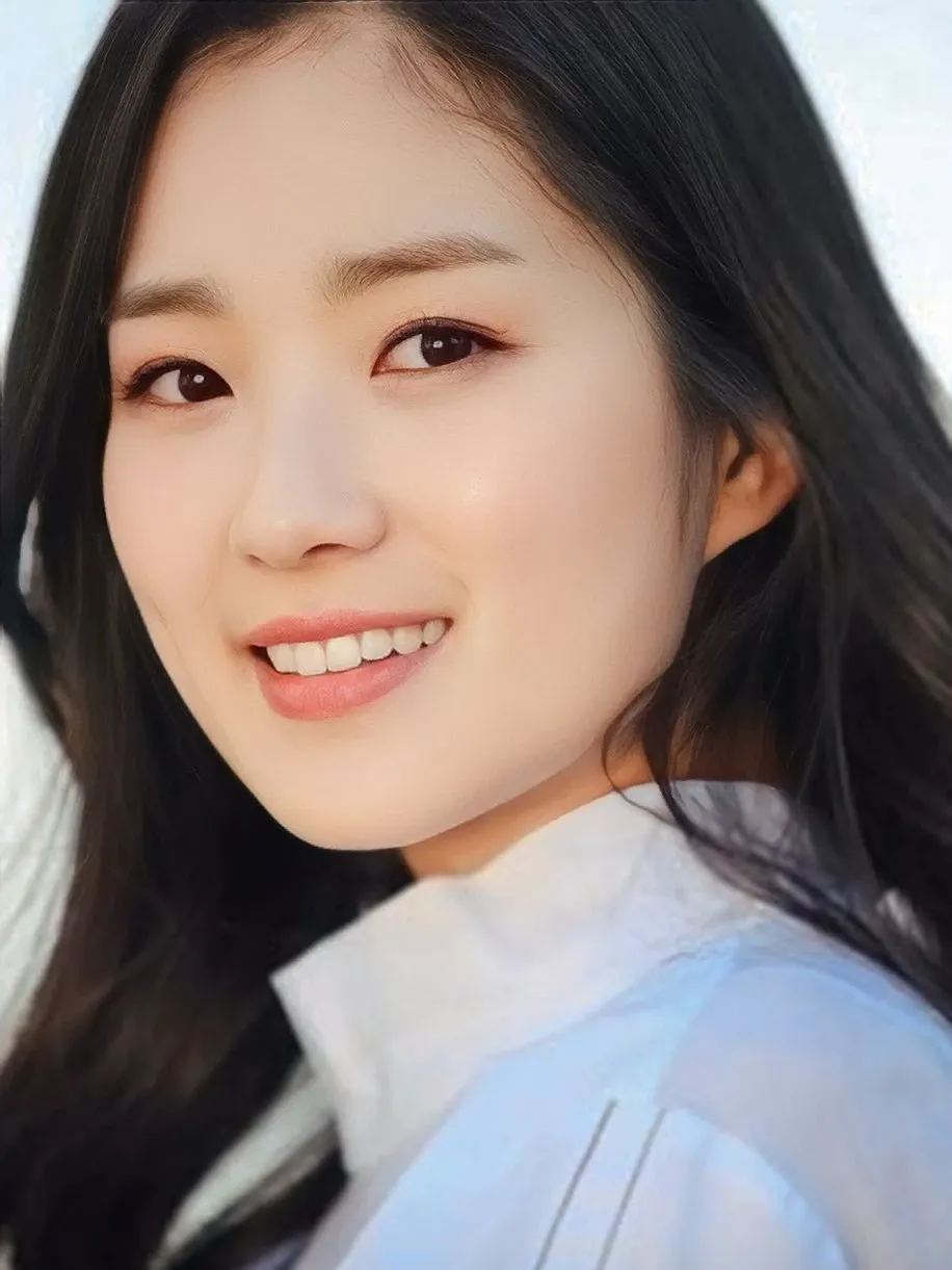 Latest photo of Kim Hyeyoon