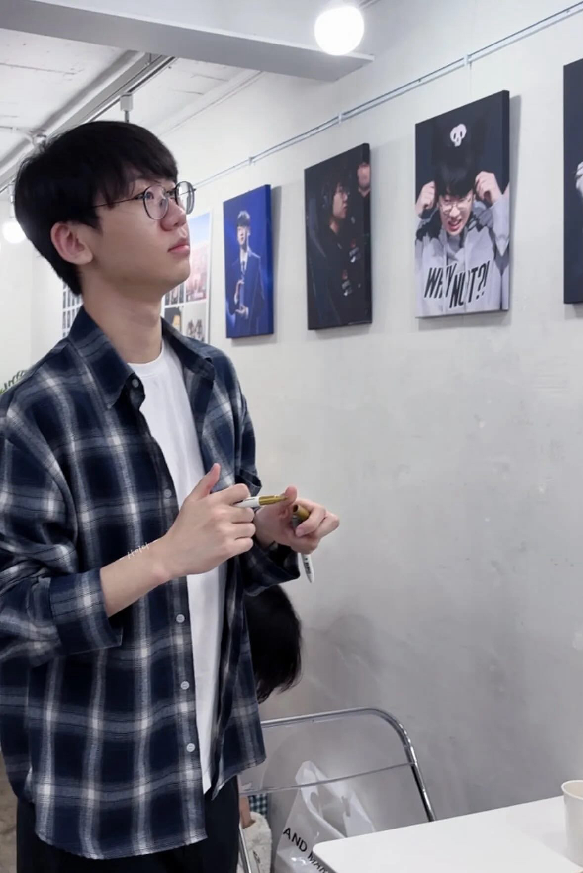 A moment captured by a fan of Doran