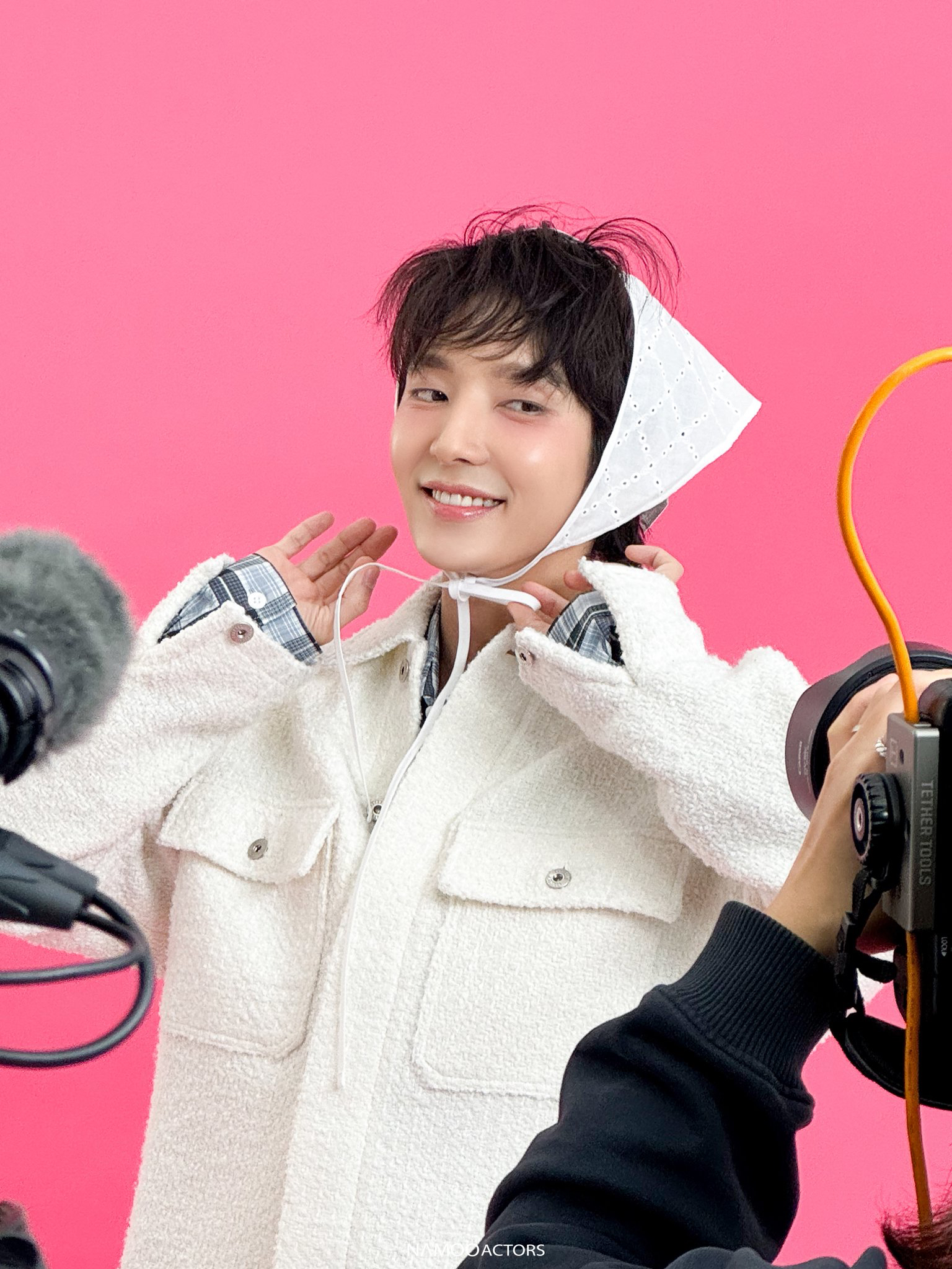 Behind-the-scenes cut of Lee Joongi