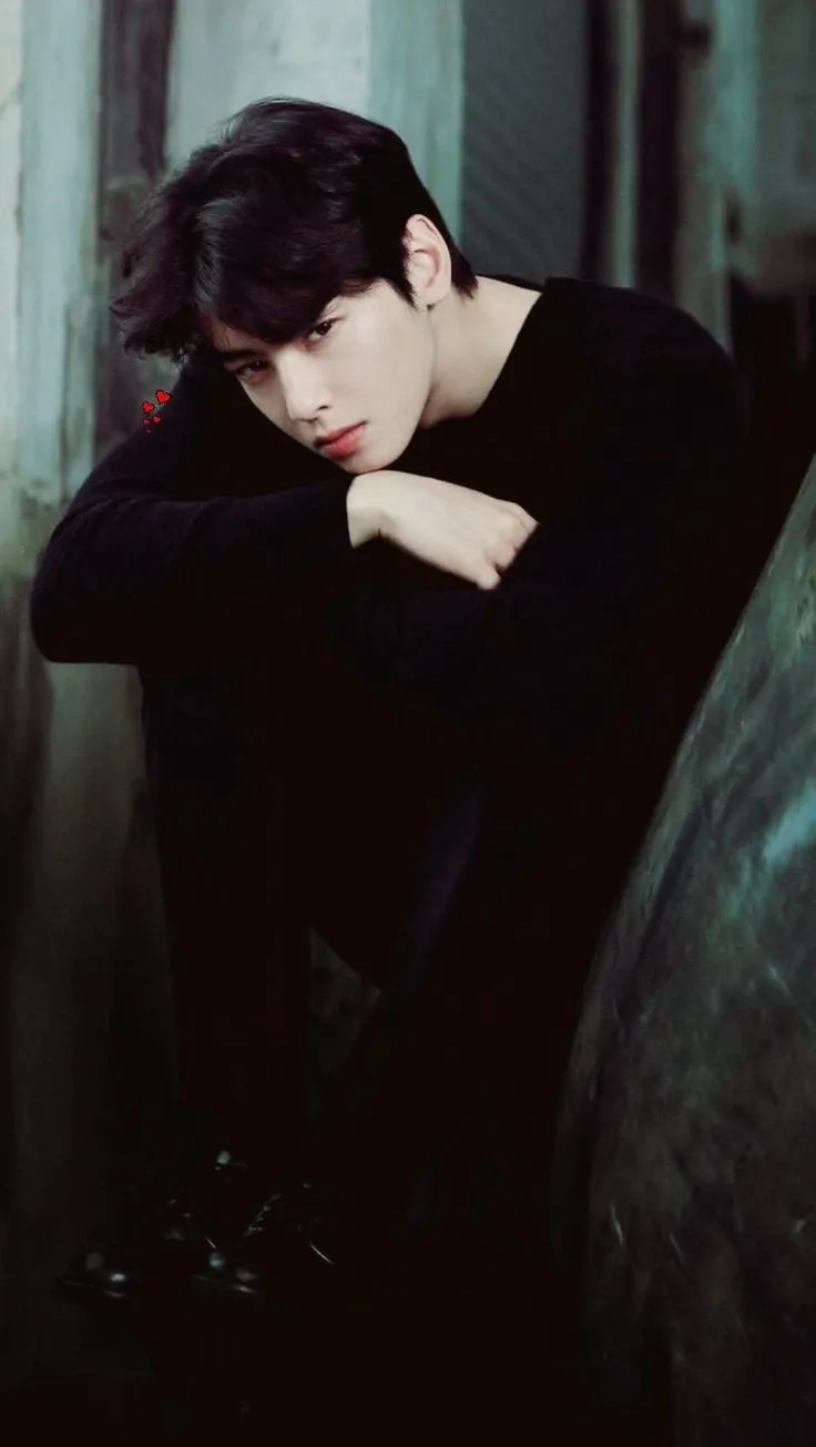 Recent activity shot of Cha Eunwoo