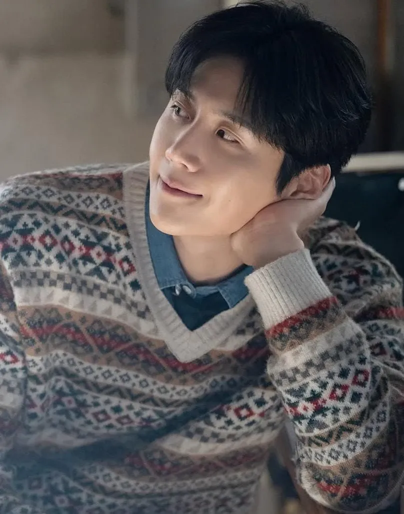 Behind-the-scenes cut of Kim Seonho