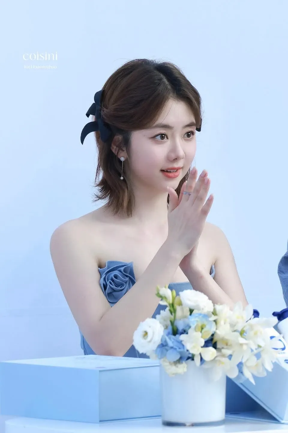 Behind-the-scenes cut of Tan Song Yun