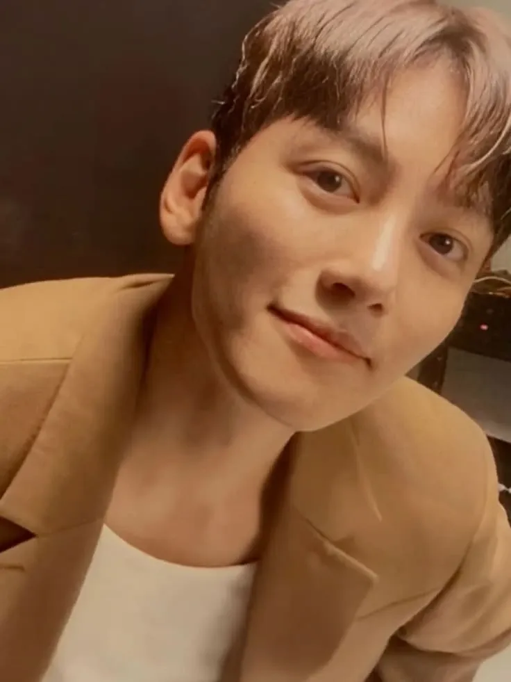 지창욱 최근 활동샷